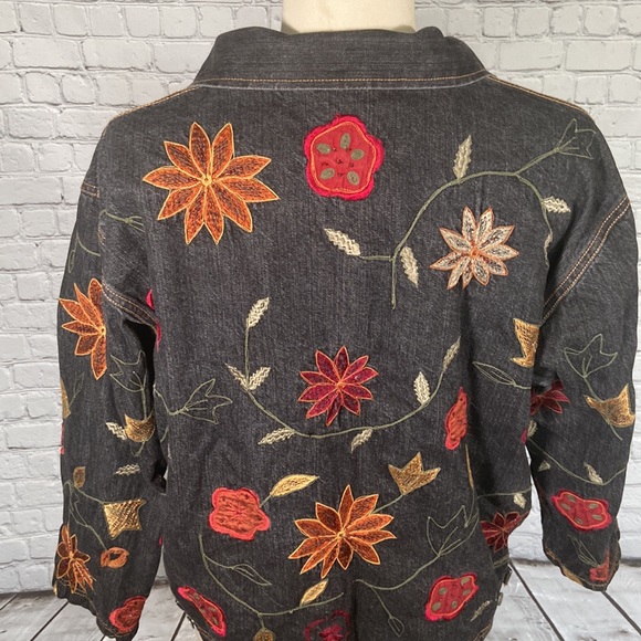 Vintage Chico’s Design 3 floral embroidered beaded denim zip up shacket jacket - Picture 7 of 12